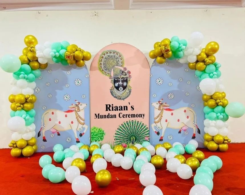 Mundan ceremony decoration with pastel balloons and name foil — Zirakpur