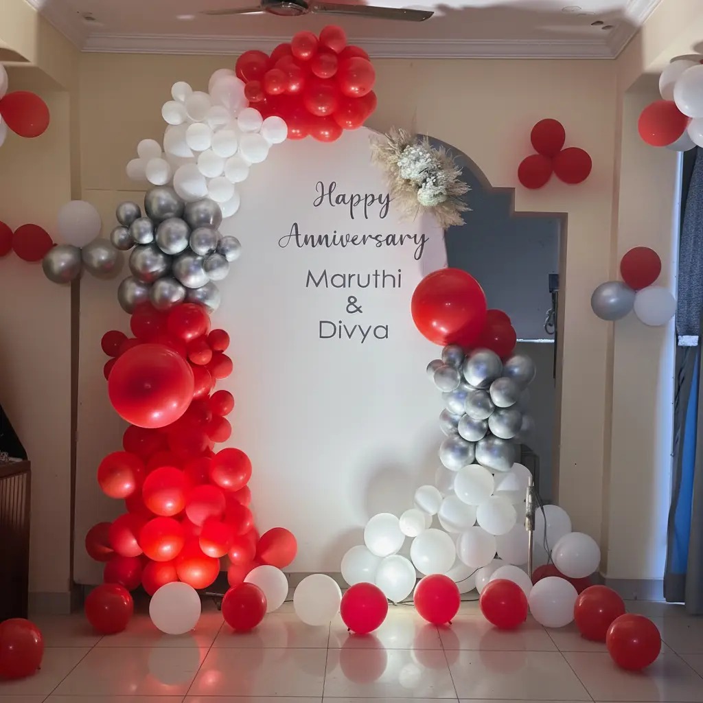 Romantic anniversary room decoration with balloons and candles — Chandigarh
