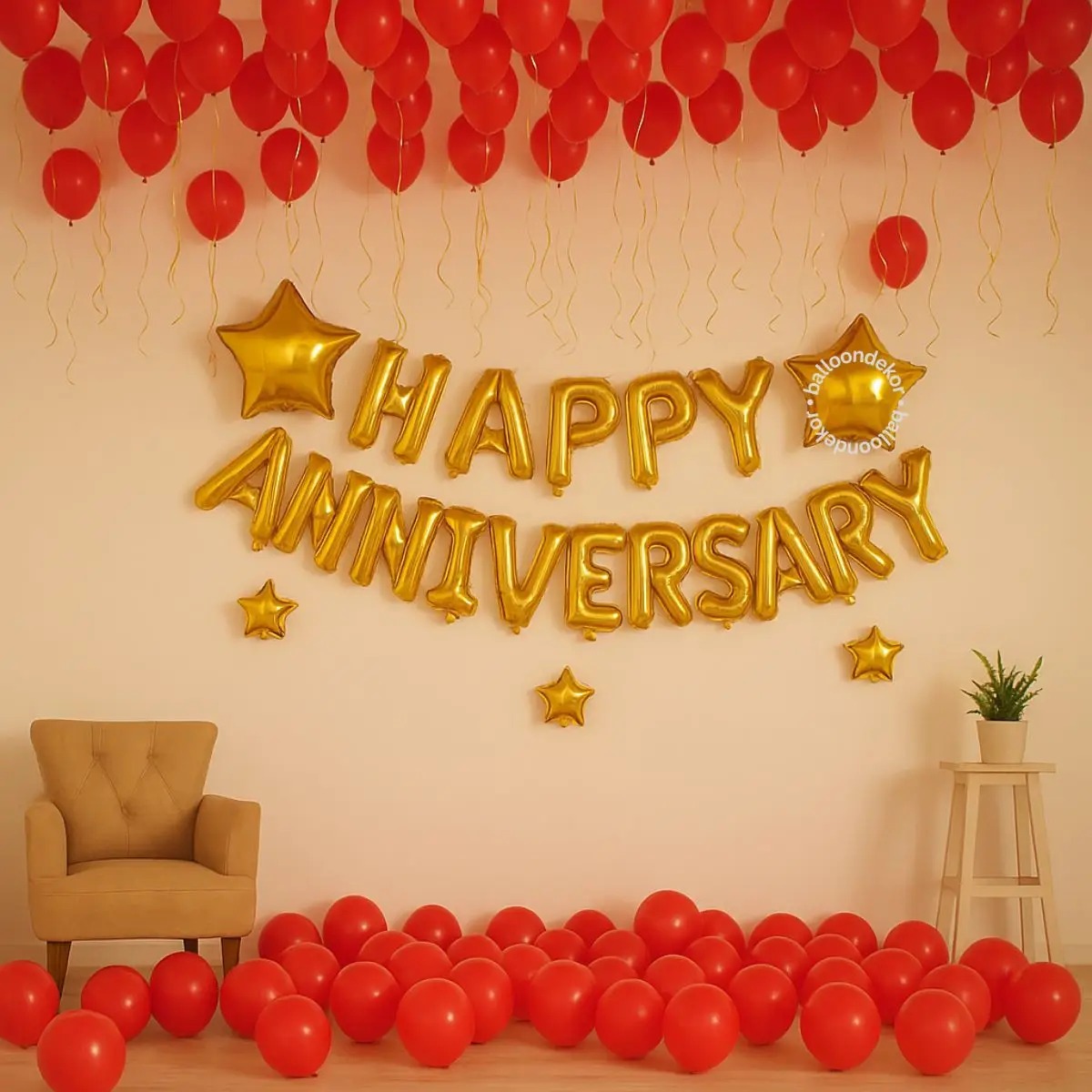 Romantic anniversary room decoration with balloons and candles — Mohali