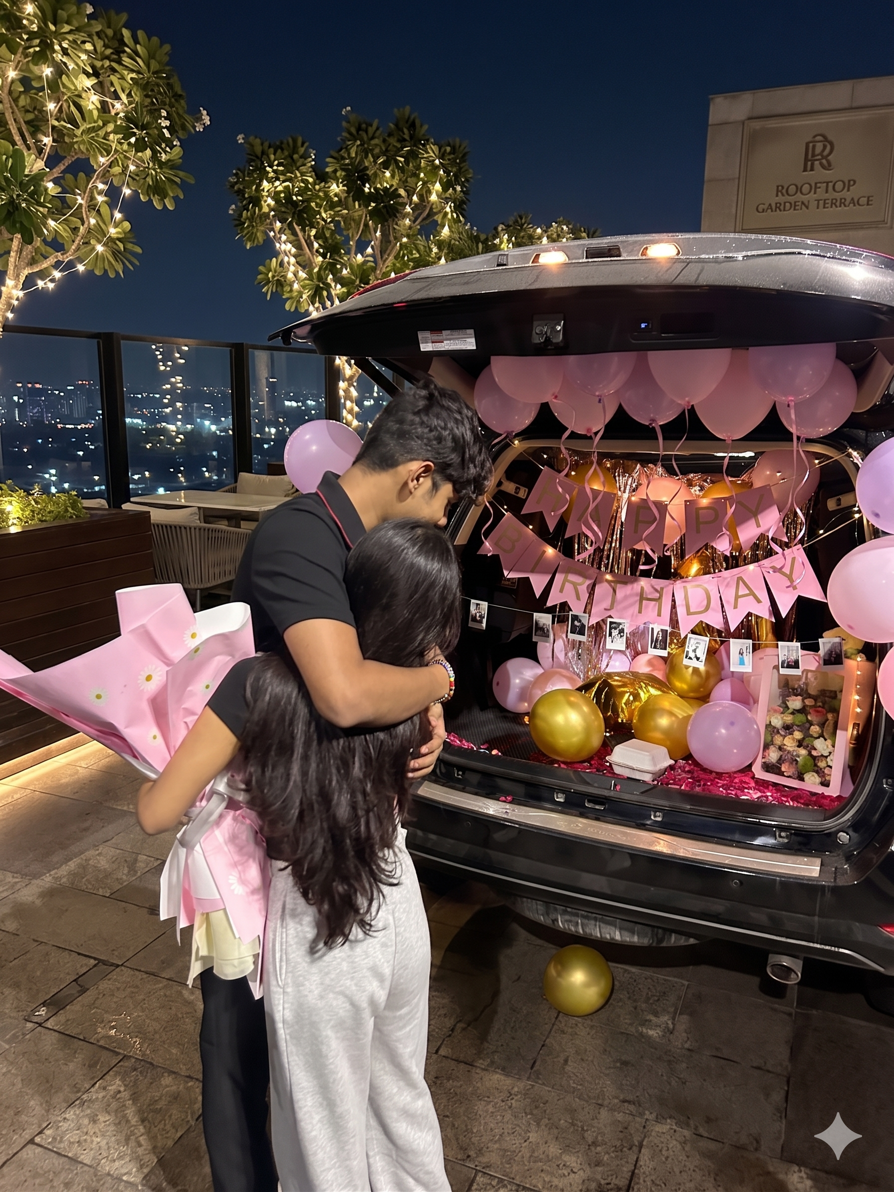 Car boot surprise decoration with balloons and lights — Mohali